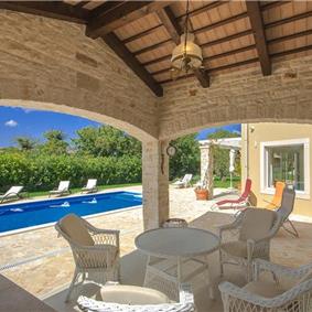 4 bedroom villa with pool near Sveti Lovrec, sleeps 8